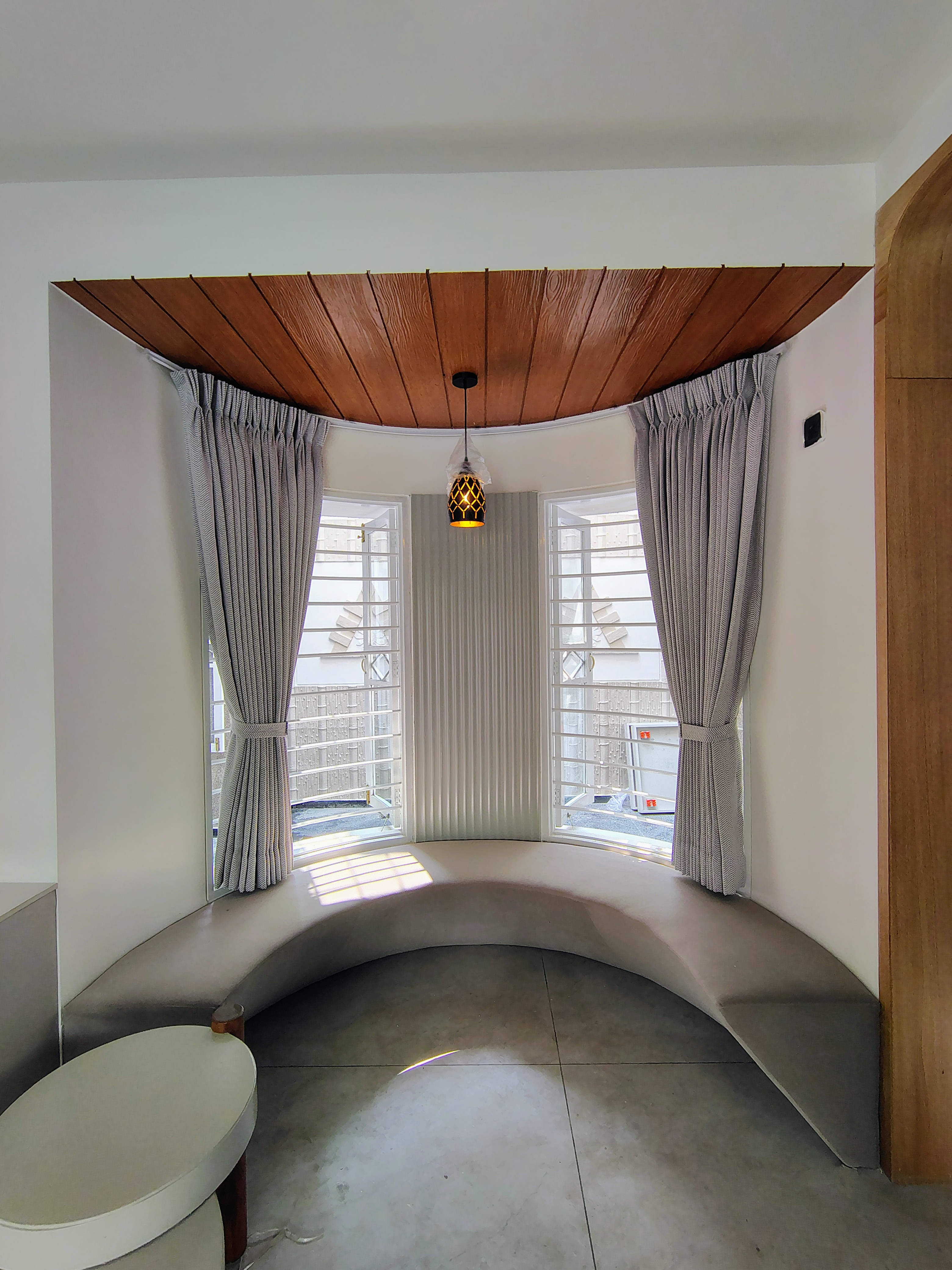 Curtain Designing Installation
