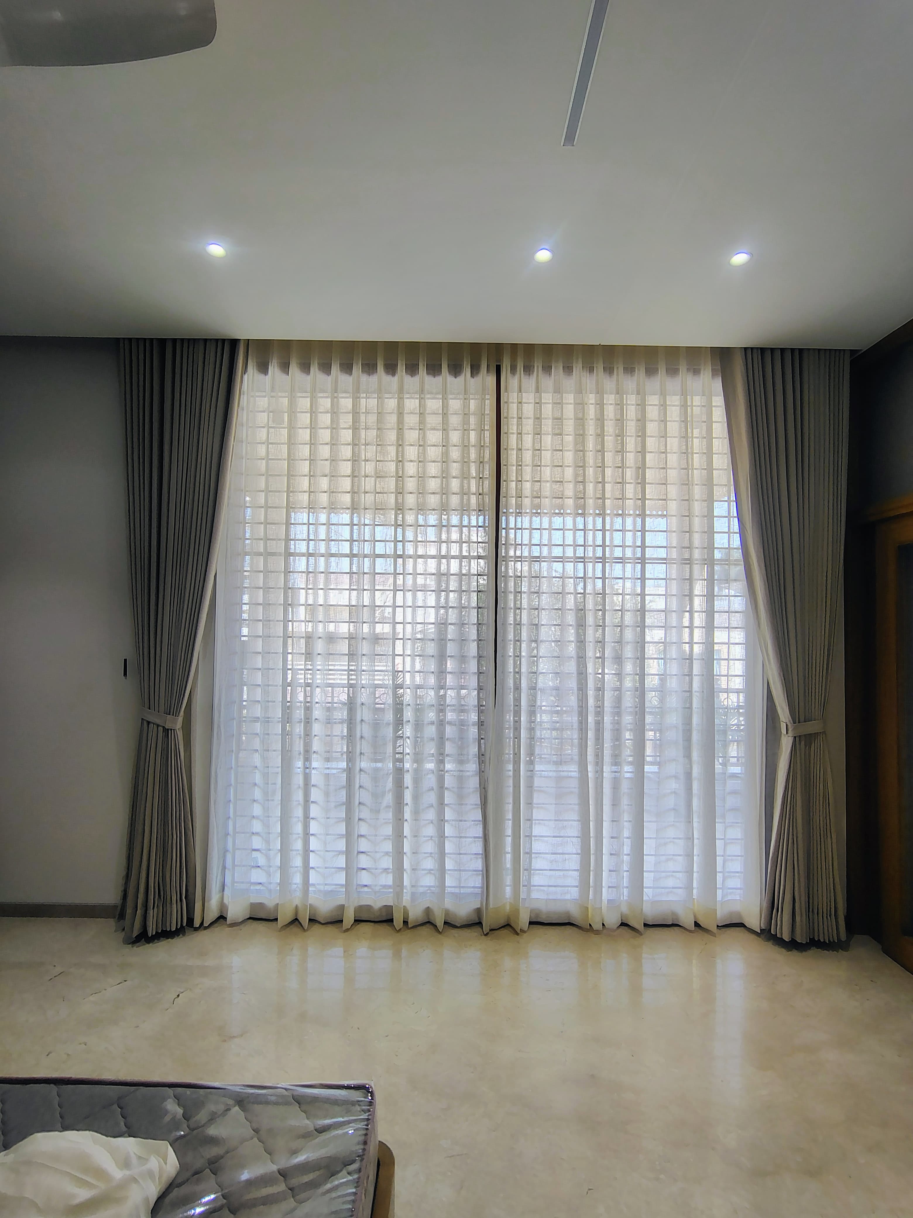 Curtain Designing Installation